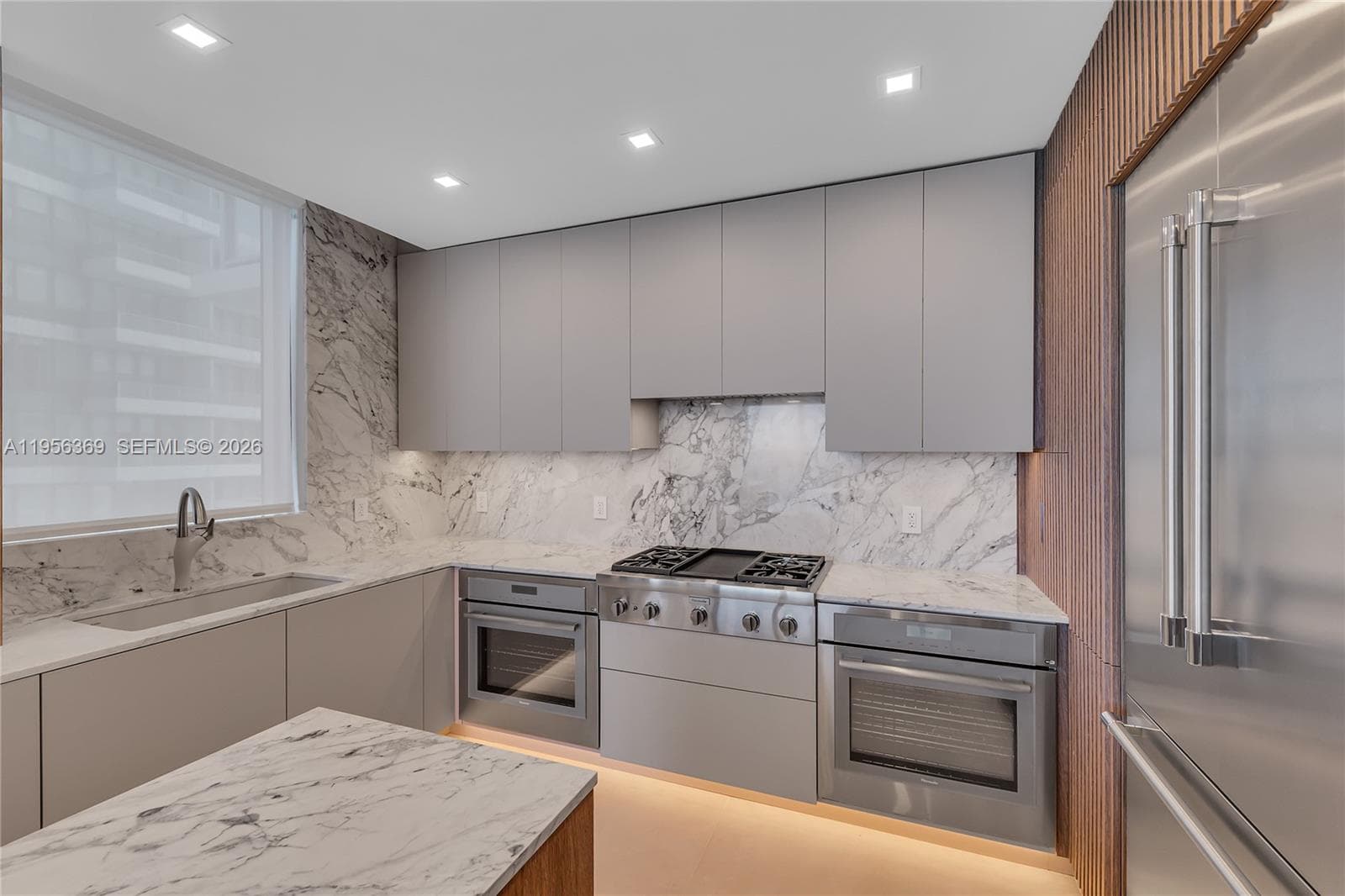 3535 Ocean Dr 1003 photo 10