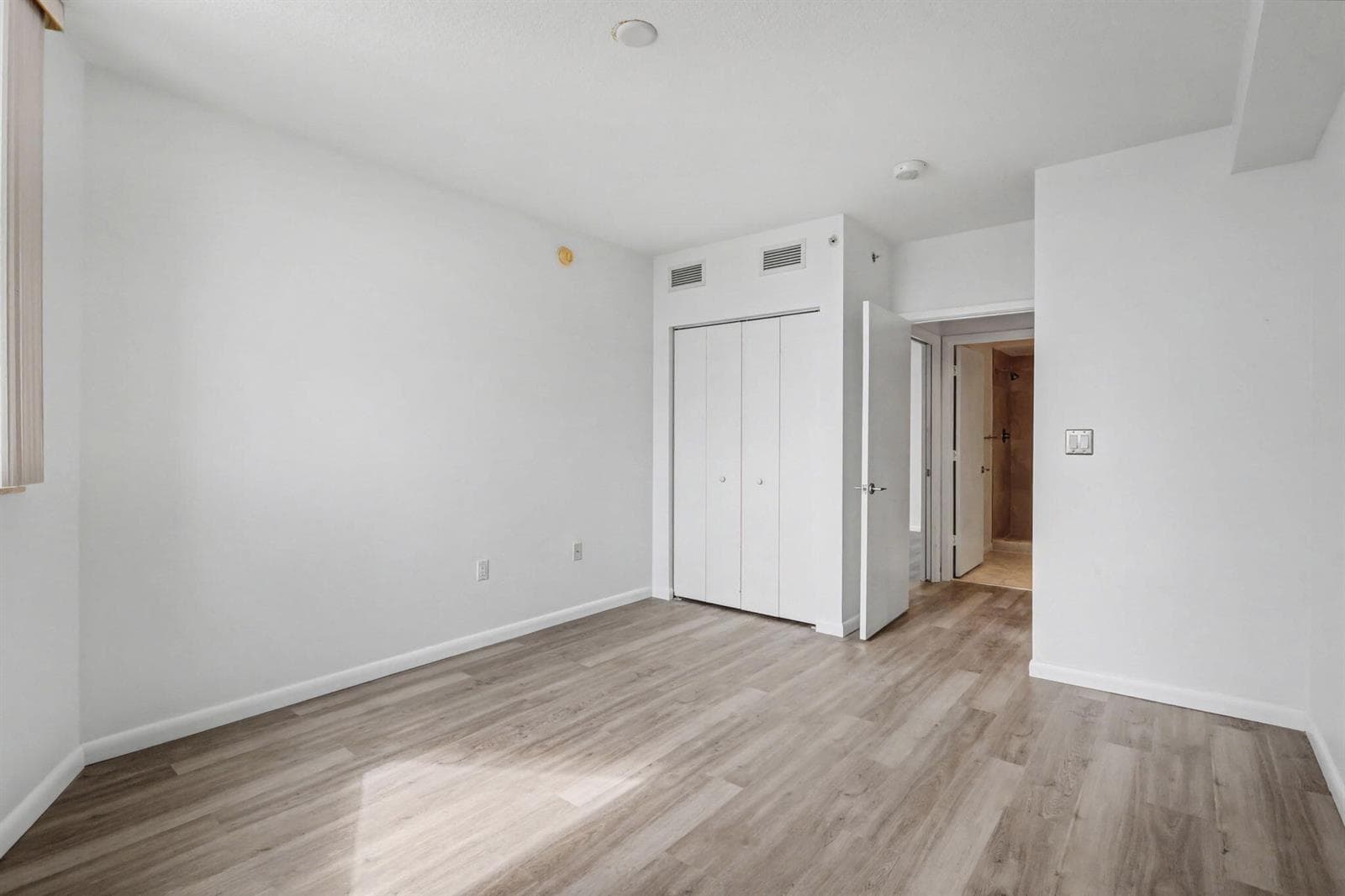 1551 N Flagler Drive 1514 photo 22