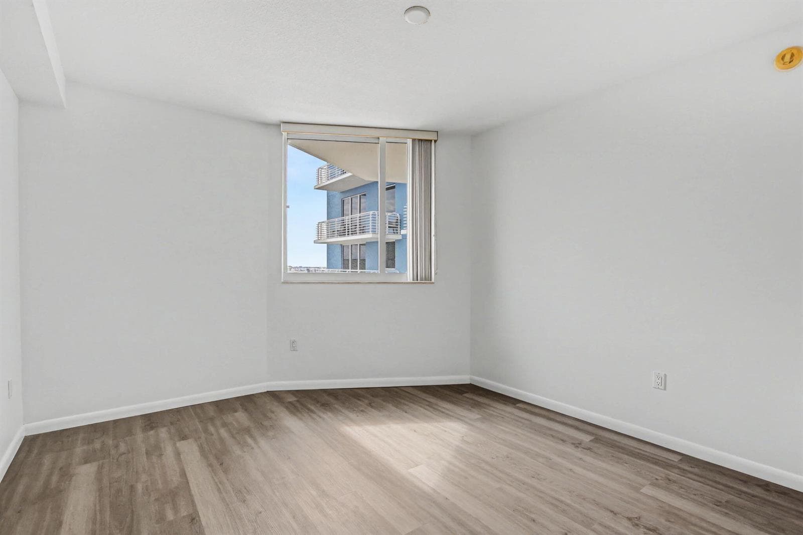 1551 N Flagler Drive 1514 photo 21