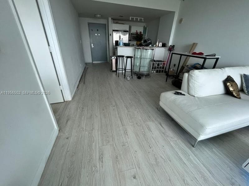 601 NE 36th St 1305 photo 3