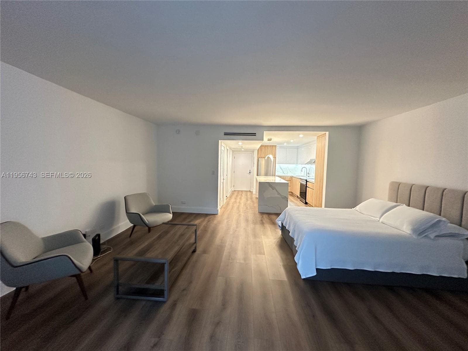 2301 Collins Ave 1421 photo 2