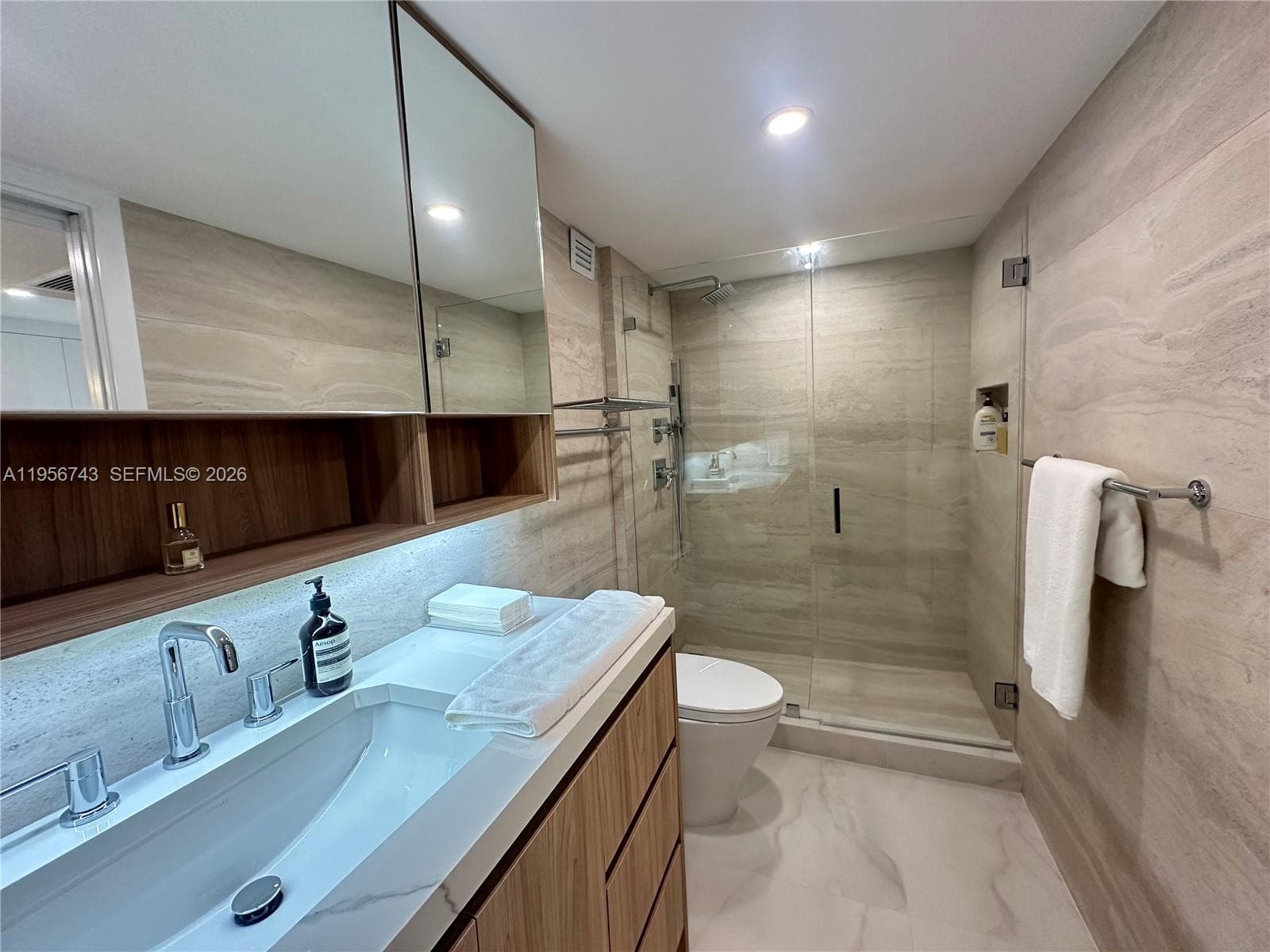2301 Collins Ave 1421 photo 12