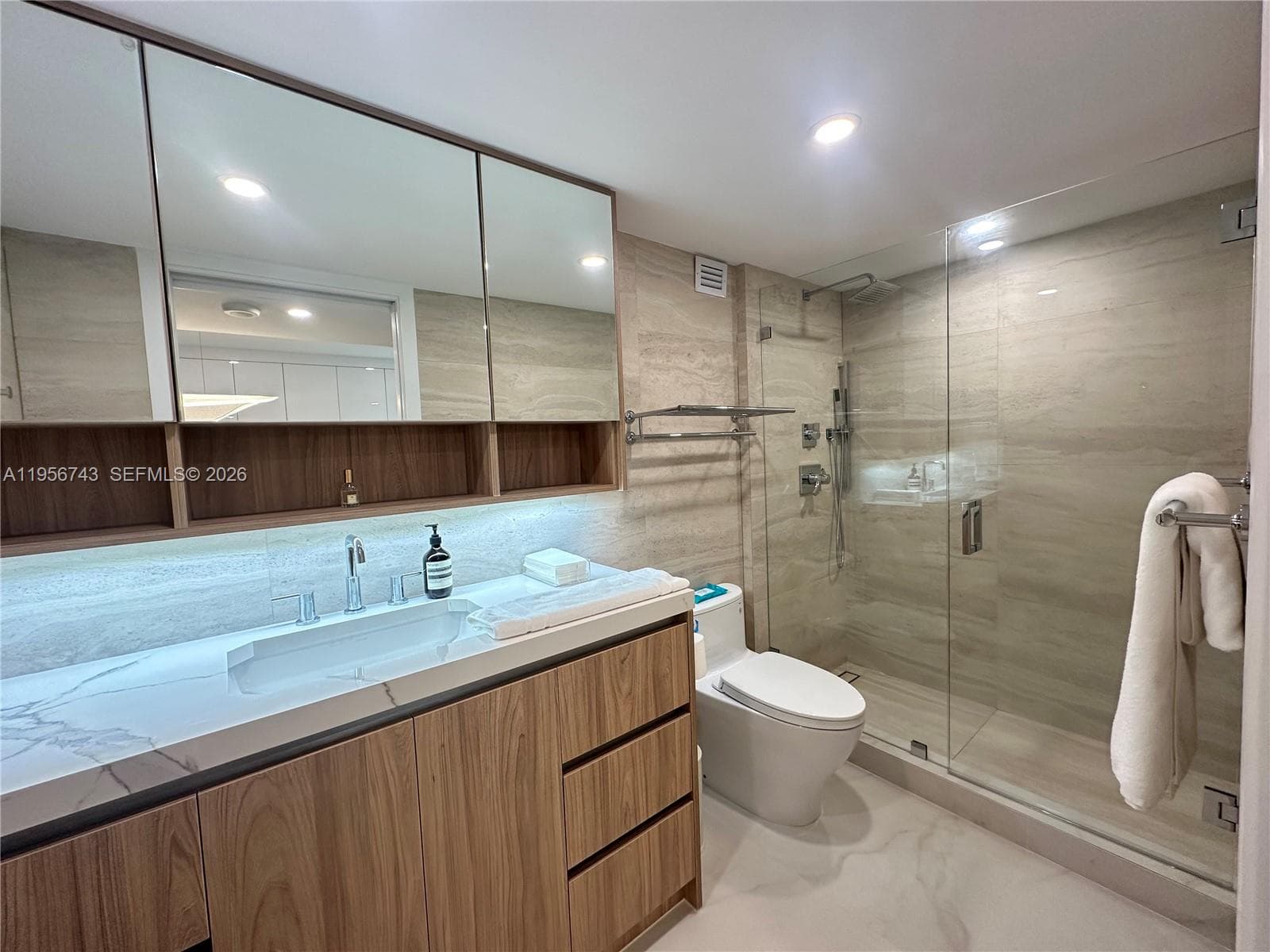 2301 Collins Ave 1421 photo 7