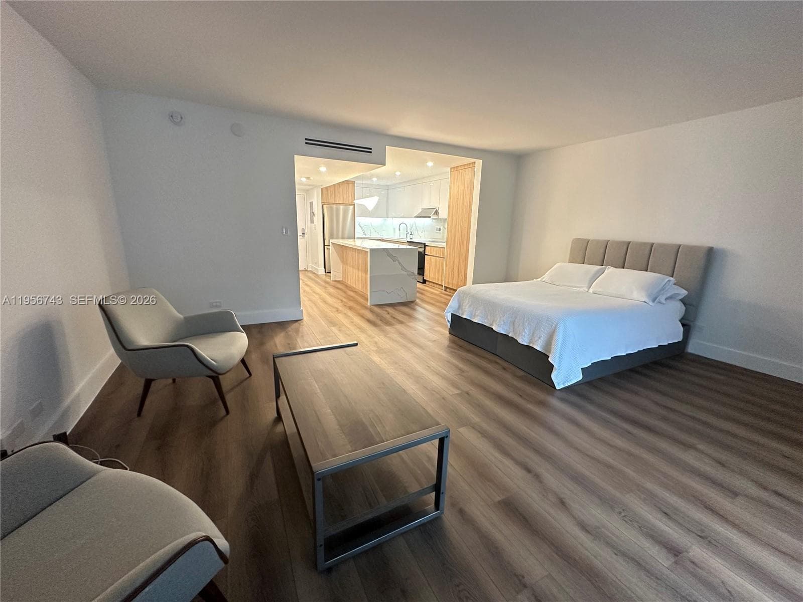 2301 Collins Ave 1421 photo 3