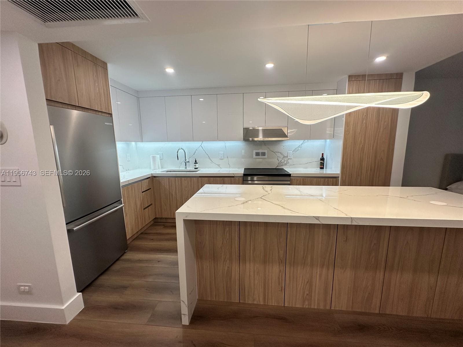 2301 Collins Ave 1421 photo 8