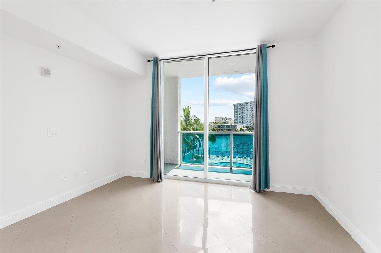 1945 S Ocean Drive 307 photo 11