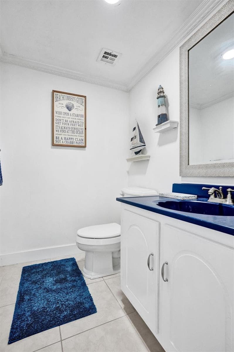 132 Lakeshore Drive 317 photo 17