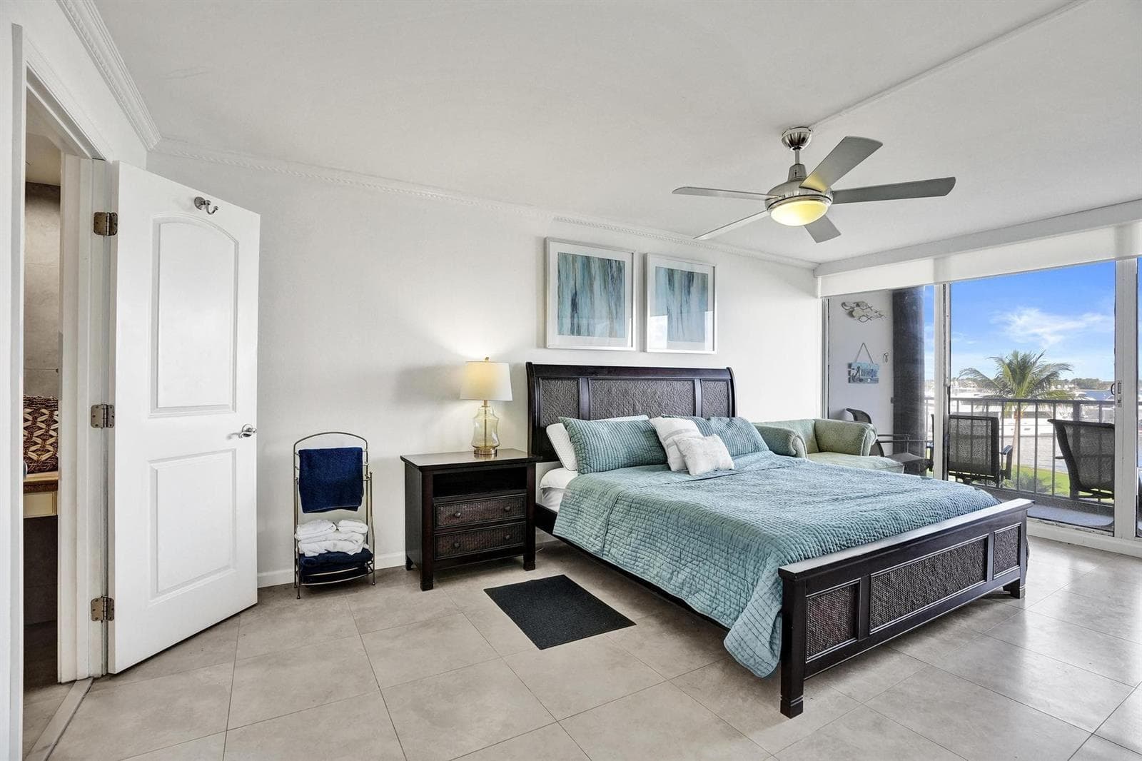 132 Lakeshore Drive 317 photo 19