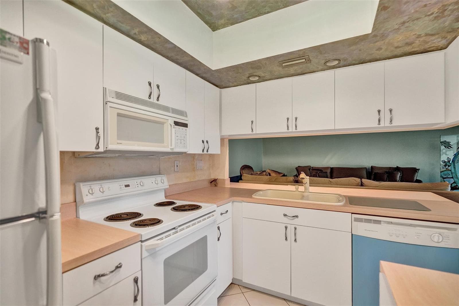 3000 NE 48th Street 206 photo 13