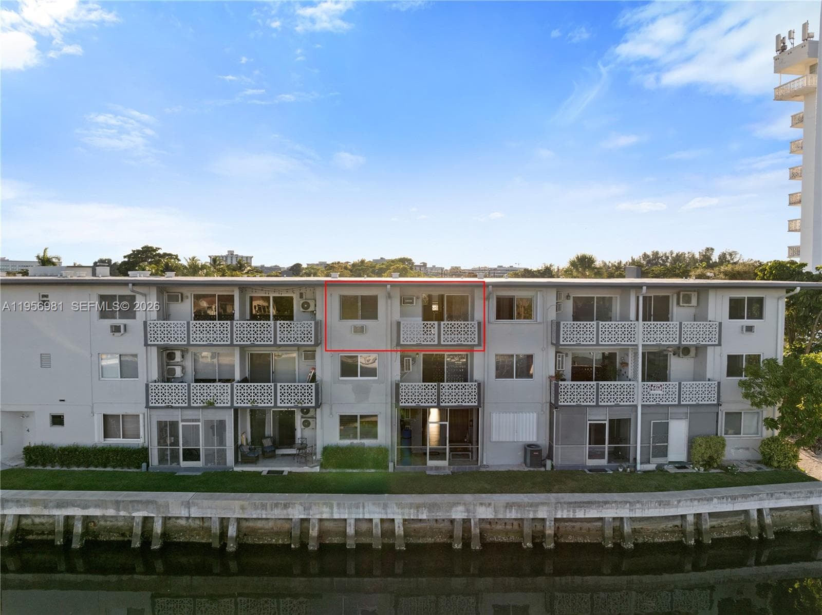 13105 Ixora Ct 302 photo 3