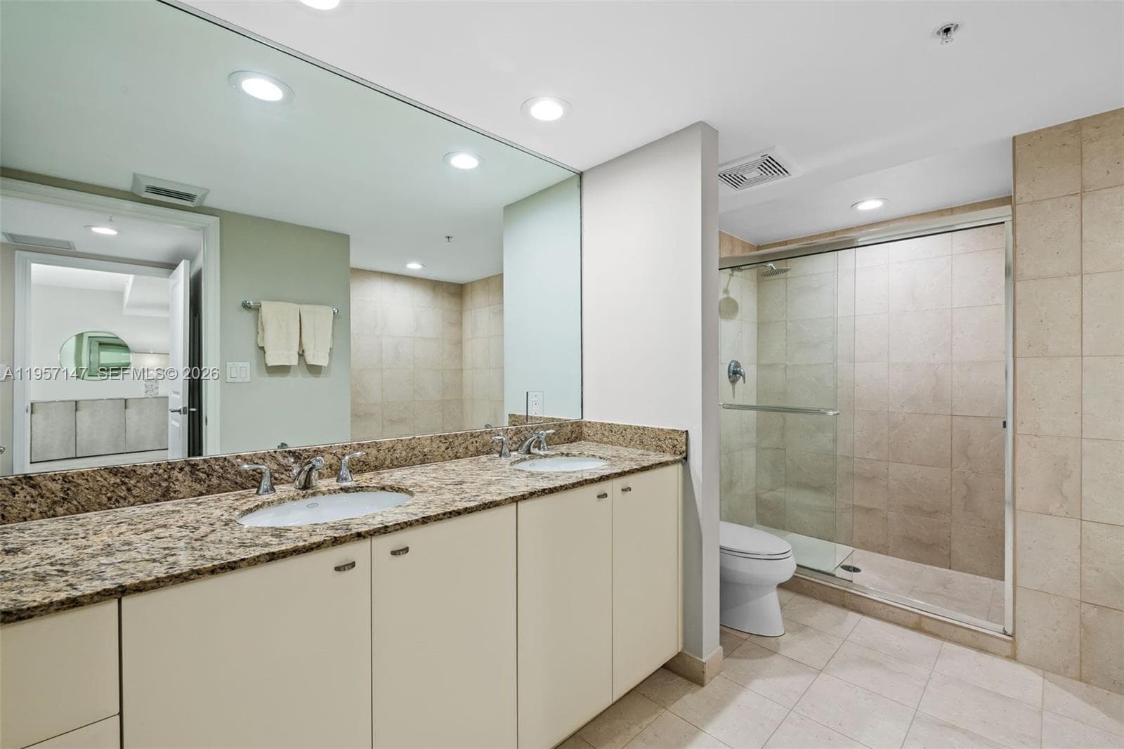 600 W Las Olas Blvd 1605S photo 9