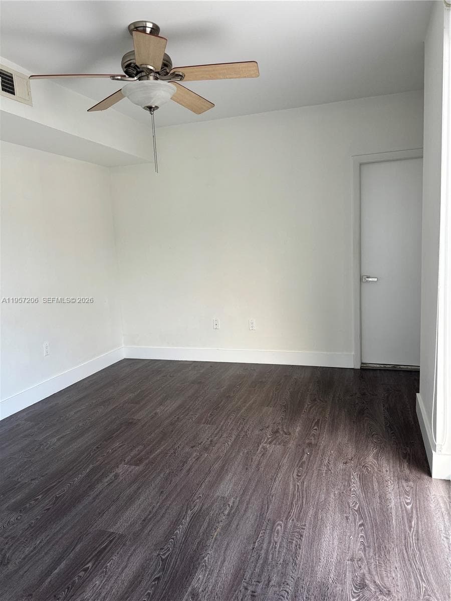 1402 Brickell Bay Dr 1103 photo 10