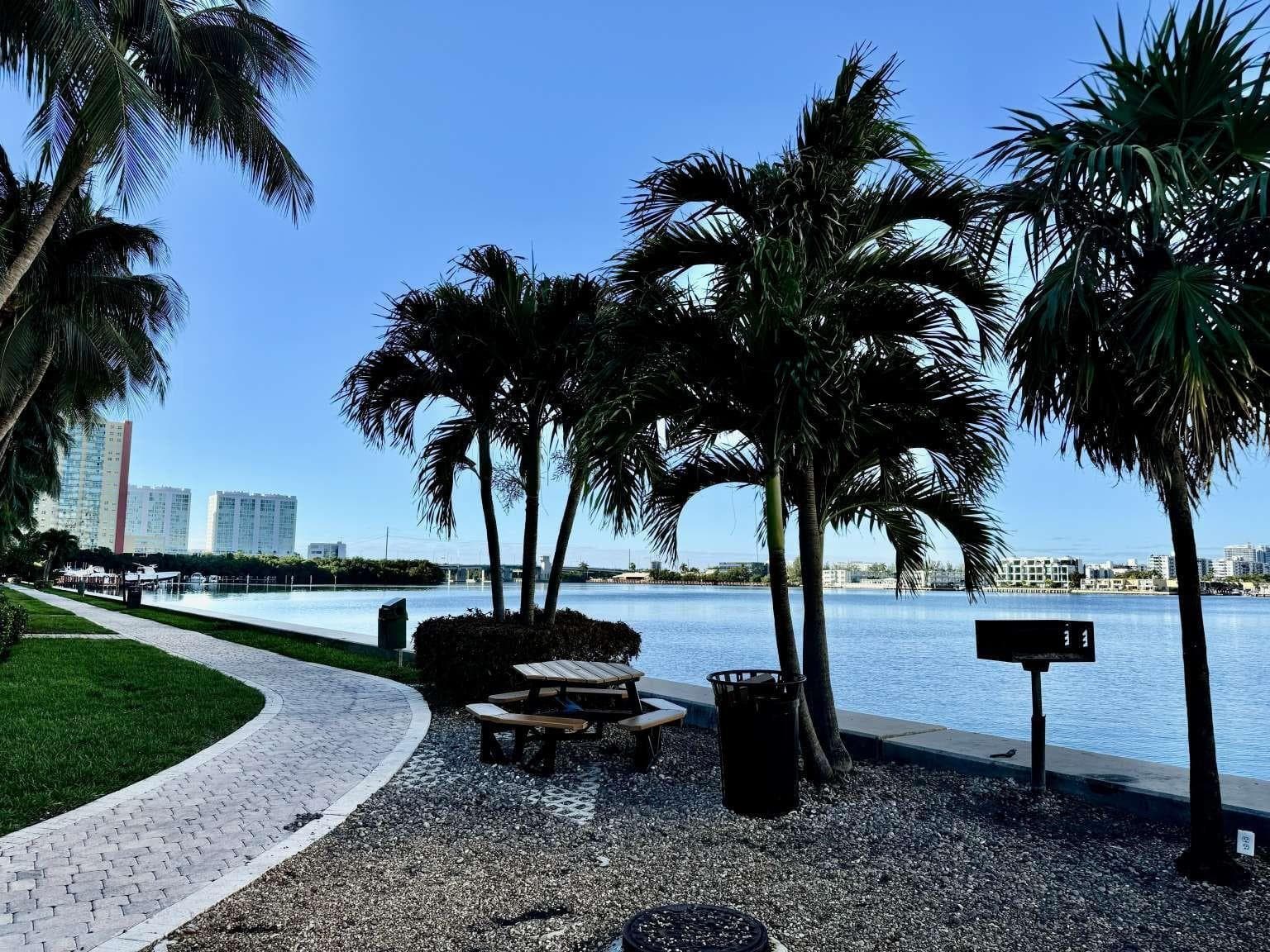17125 N Bay Road 3102 photo 17