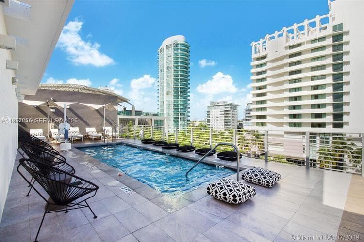 6080 Collins Avenue PH09 photo 1