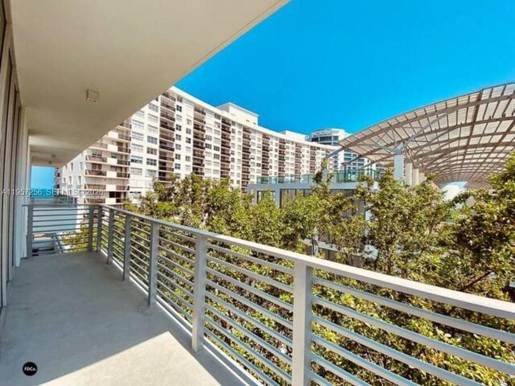 6080 Collins Avenue PH09 photo 8