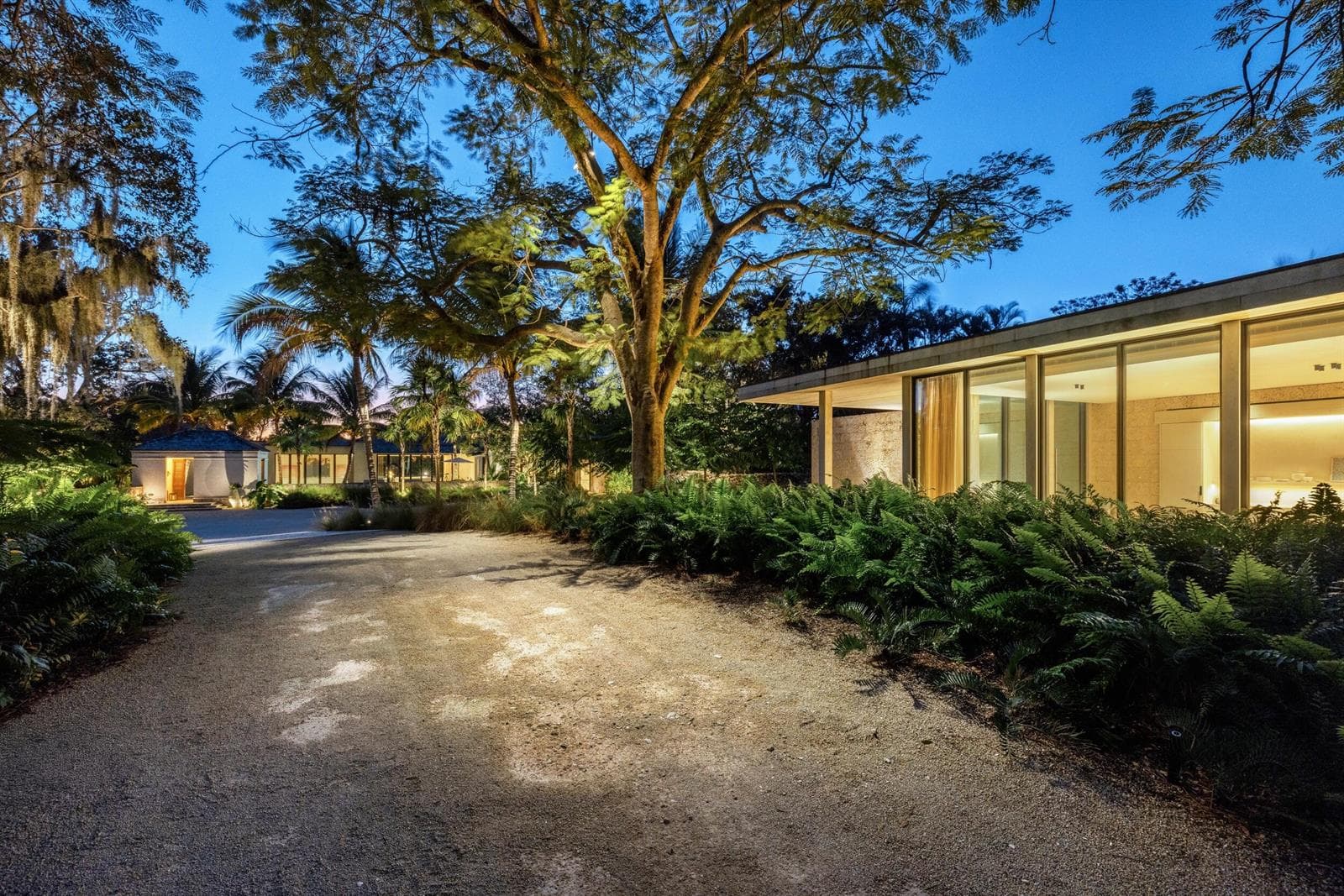 109 S River Road photo 4