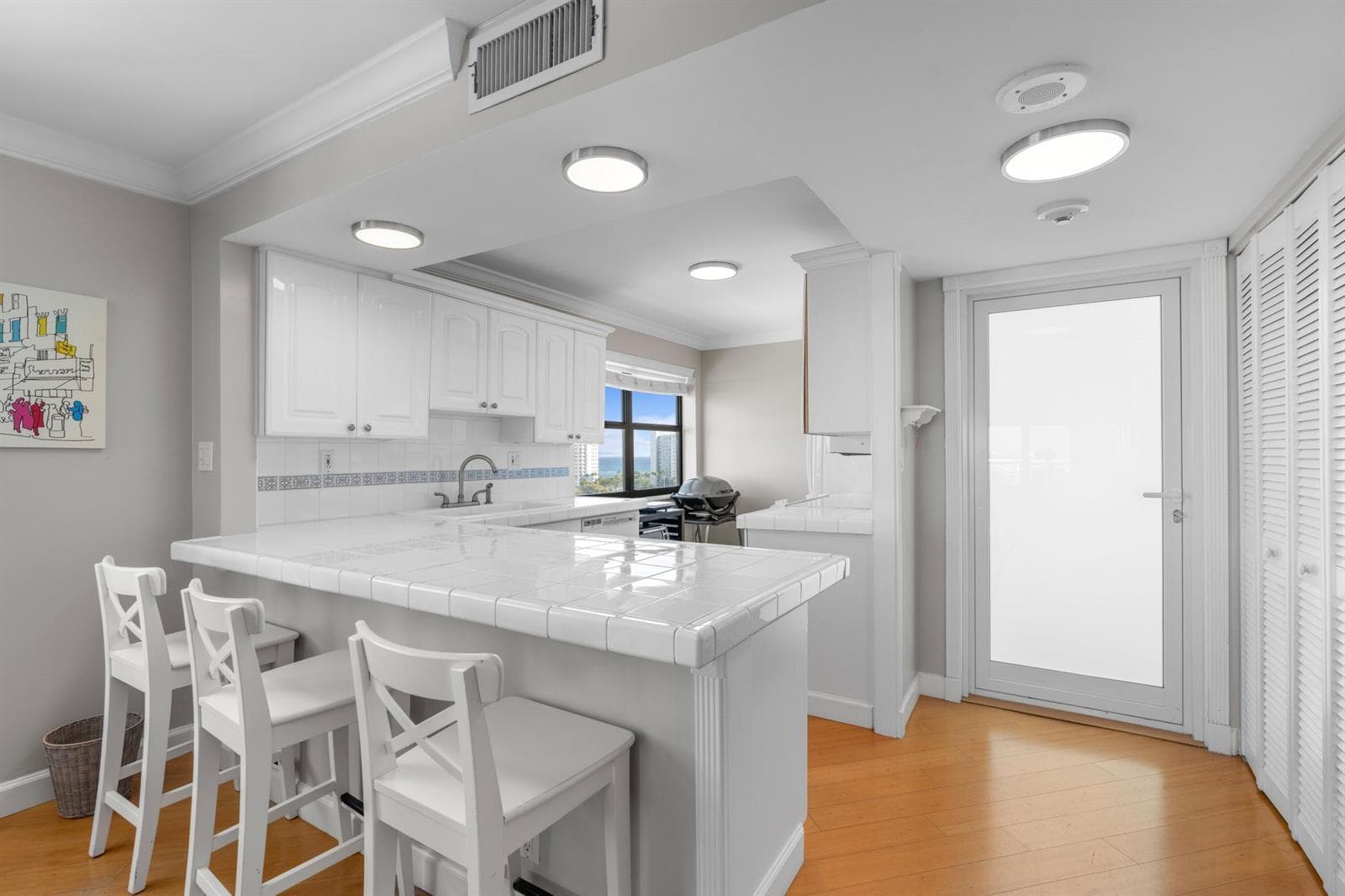 1401 N Riverside Drive 1007 photo 9