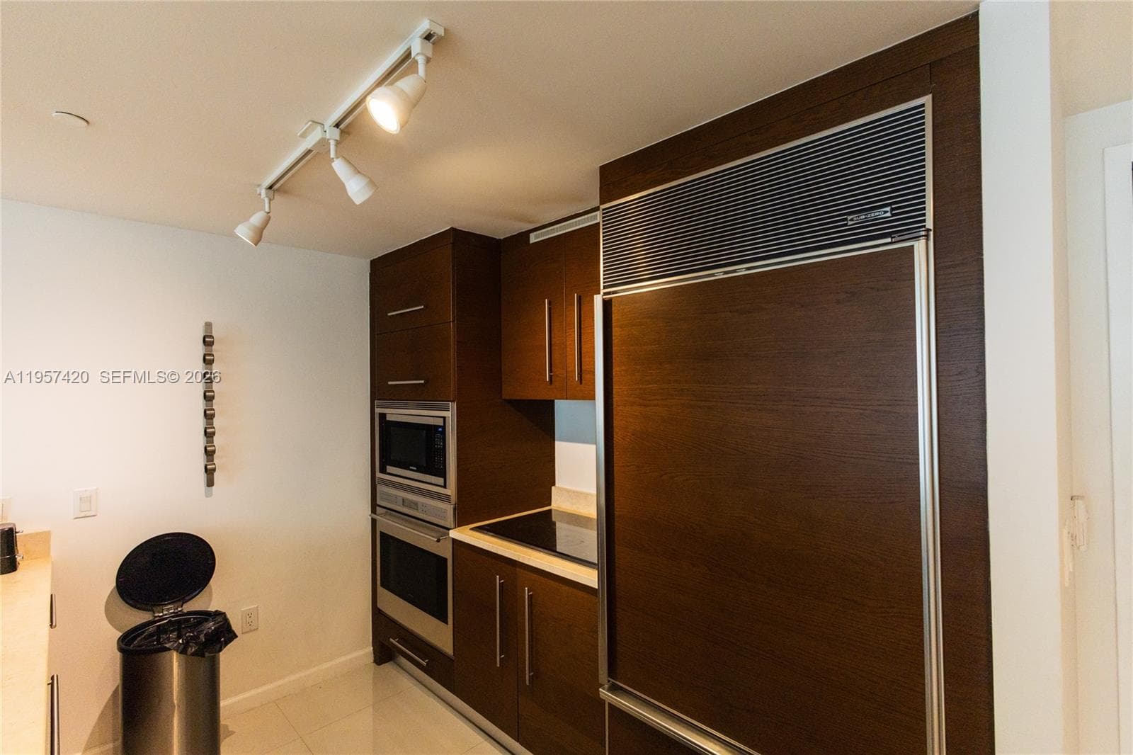 475 Brickell Ave 4511 photo 15