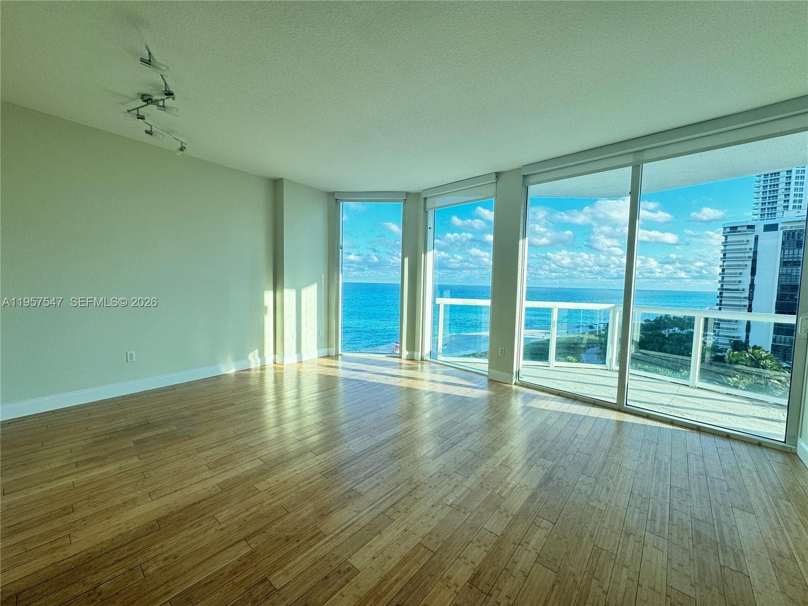 6515 Collins Ave 905 photo 4