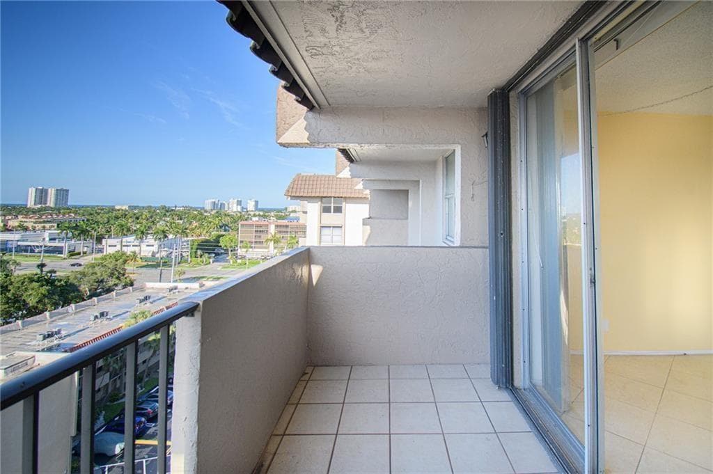 777 S Federal Highway Penthouse 16 photo 17
