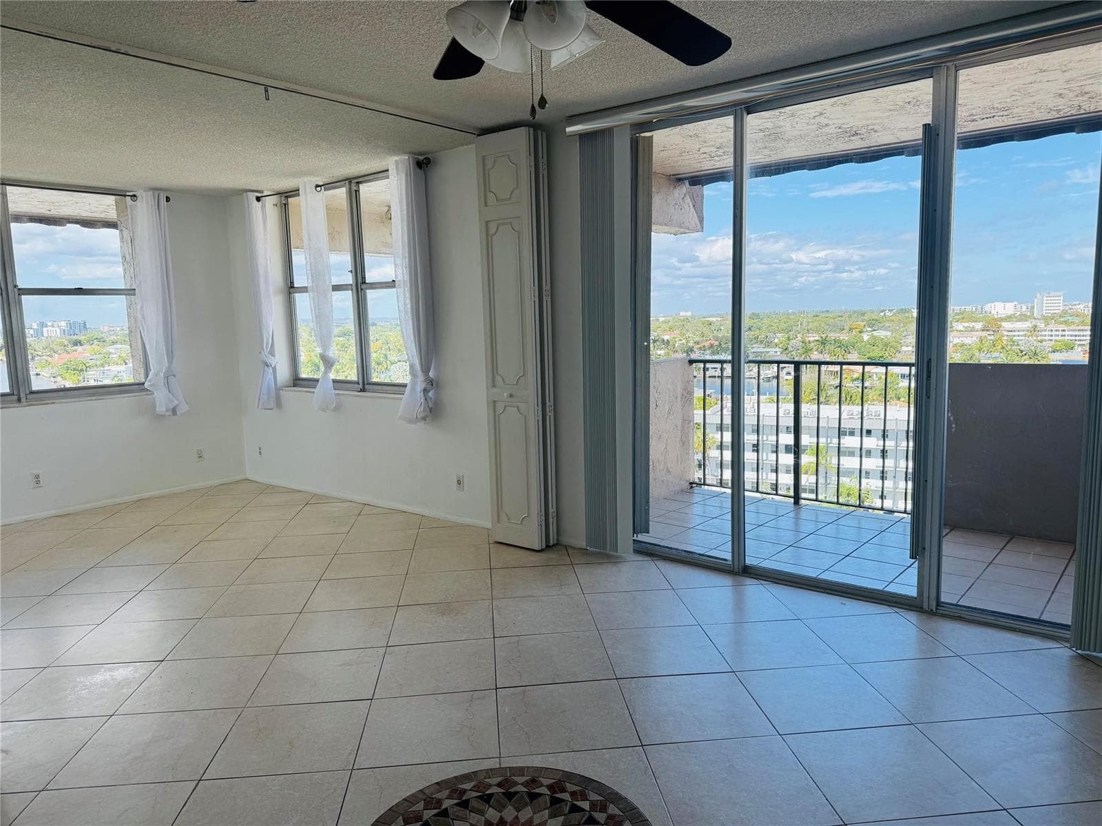 777 S Federal Highway Penthouse 16 photo 5