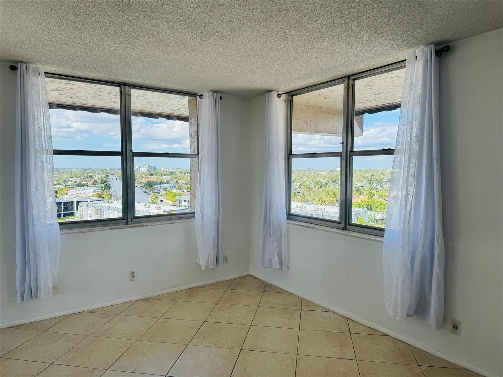 777 S Federal Highway Penthouse 16 photo 9