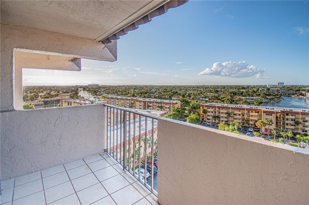 777 S Federal Highway Penthouse 16 photo 18
