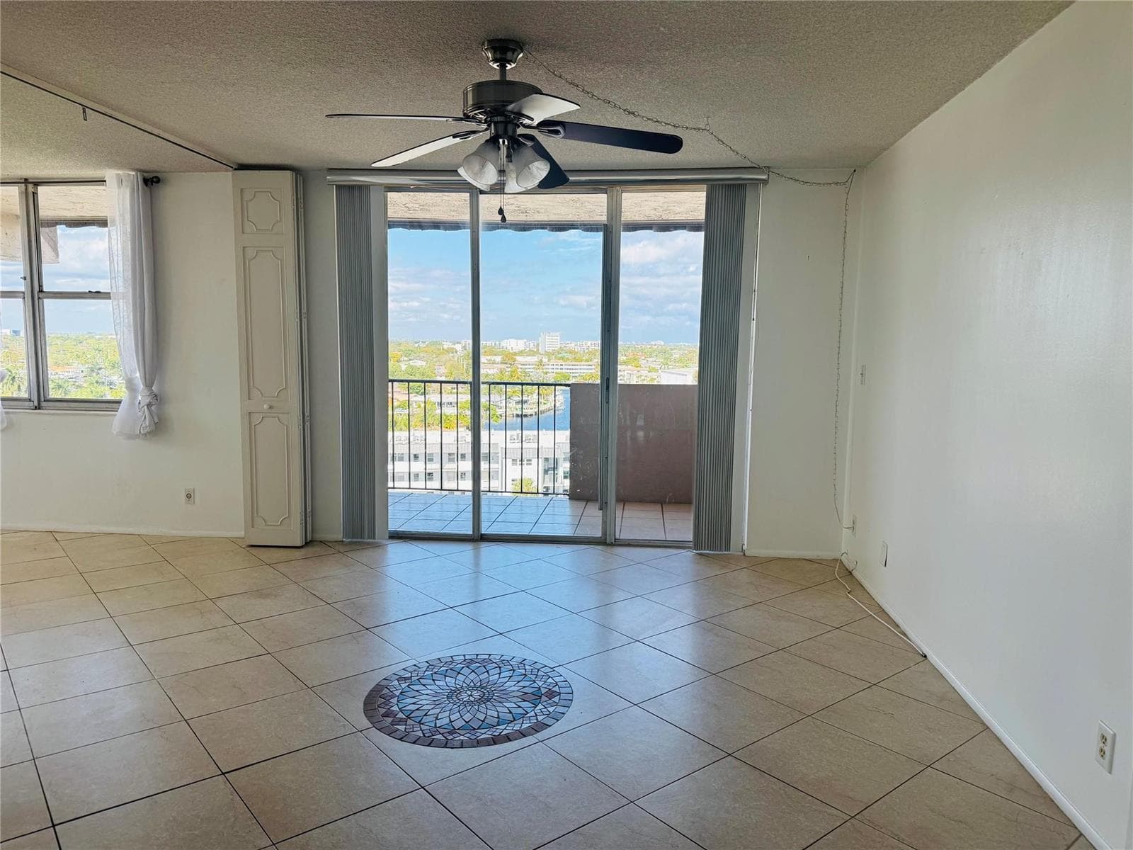 777 S Federal Highway Penthouse 16 photo 4