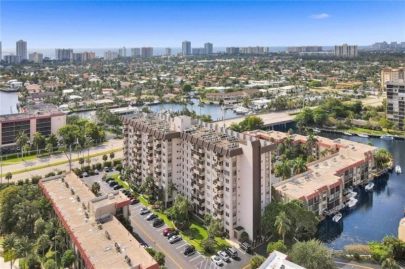 777 S Federal Highway Penthouse 16 photo 25