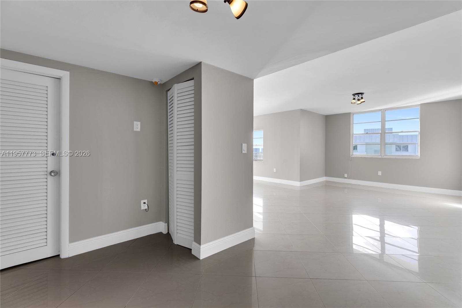 300 Bayview Dr PH-06 photo 23