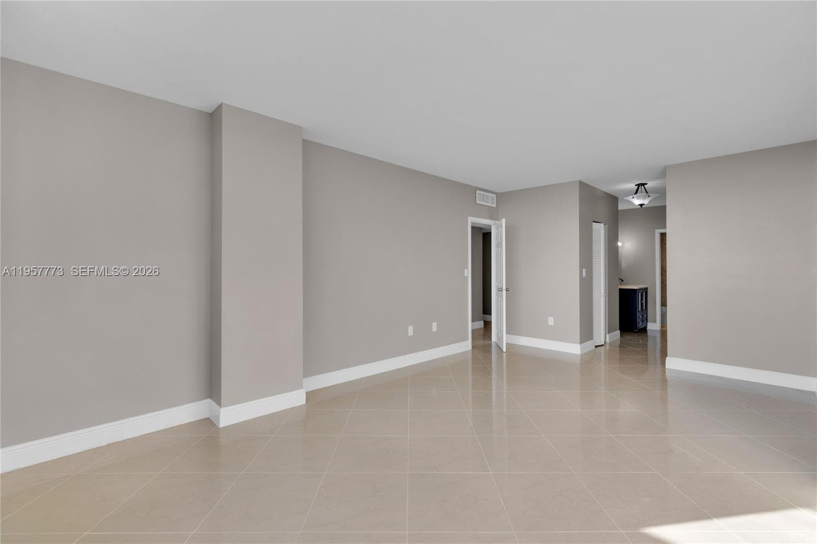 300 Bayview Dr PH-06 photo 13