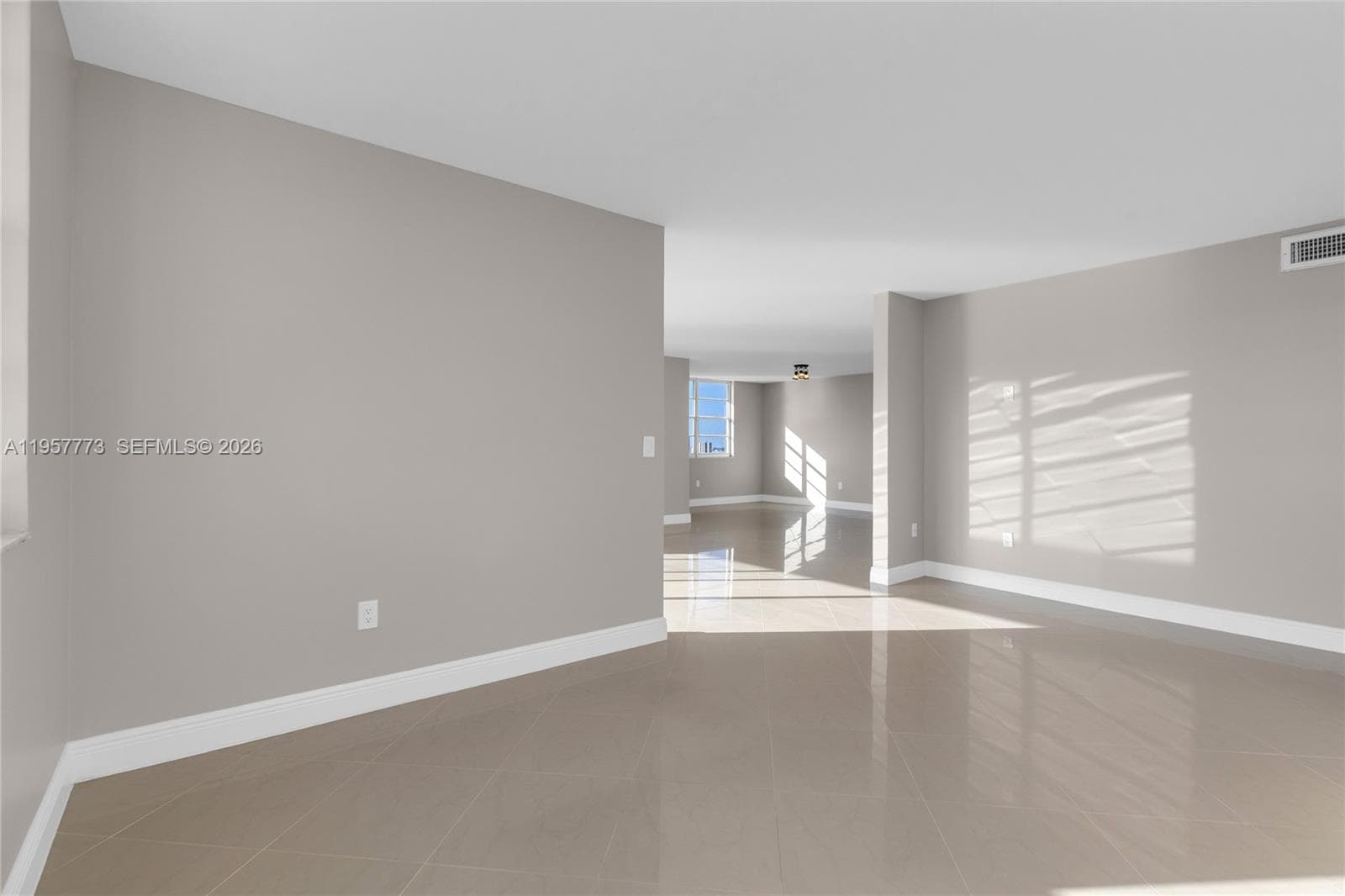 300 Bayview Dr PH-06 photo 24