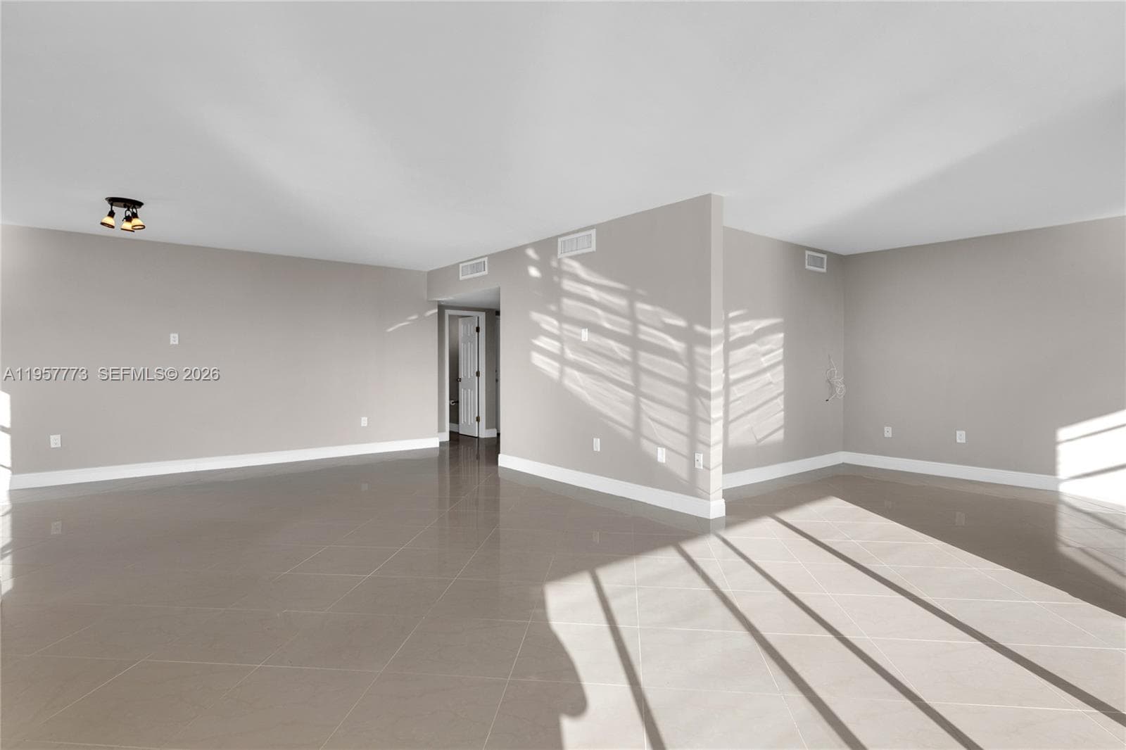 300 Bayview Dr PH-06 photo 14