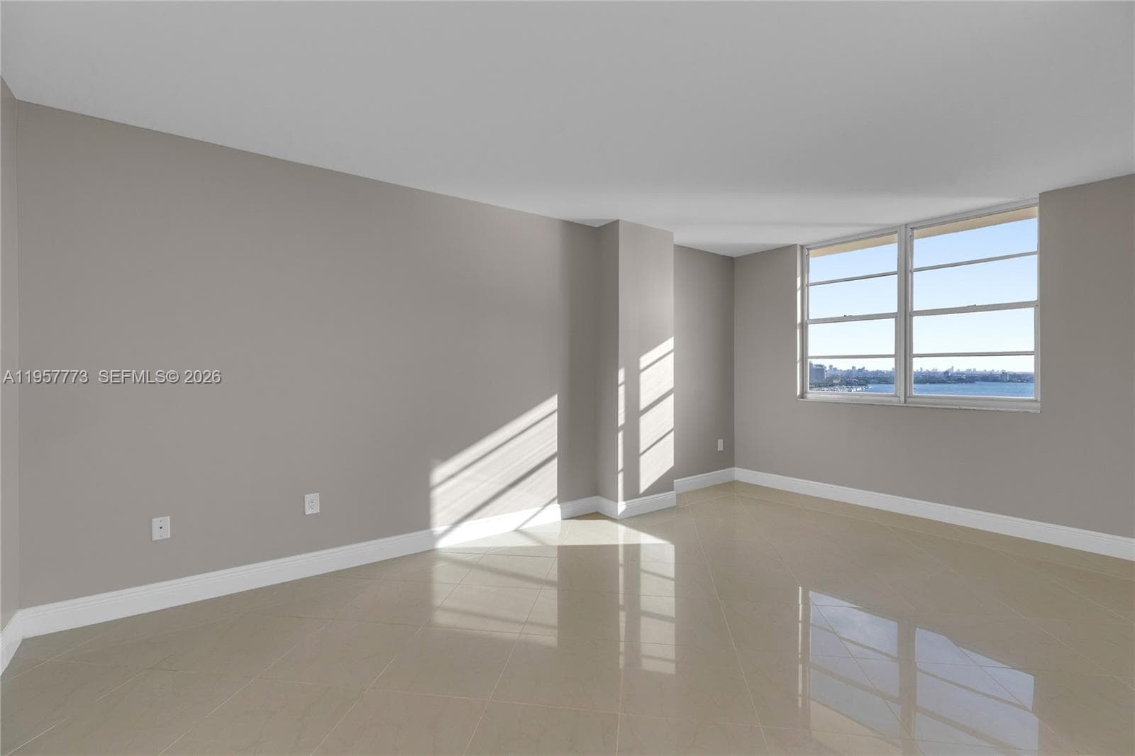 300 Bayview Dr PH-06 photo 25
