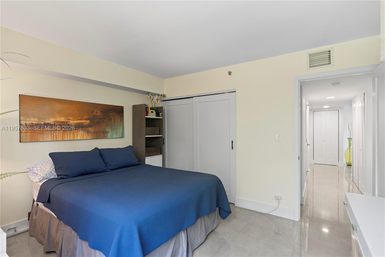 3600 Mystic Pointe Dr 306 photo 5