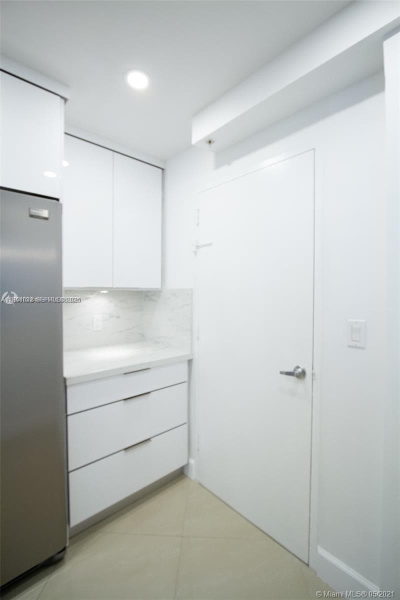 3801 S Ocean Dr PH16S photo 6