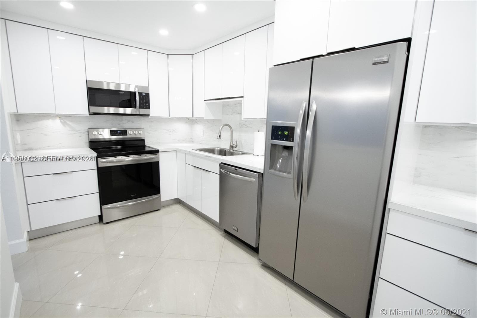 3801 S Ocean Dr PH16S photo 7