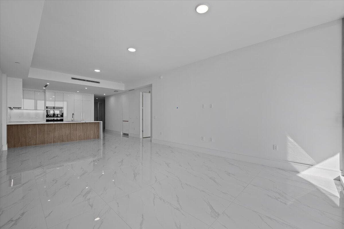 220 Lake Shore Drive 804 photo 5