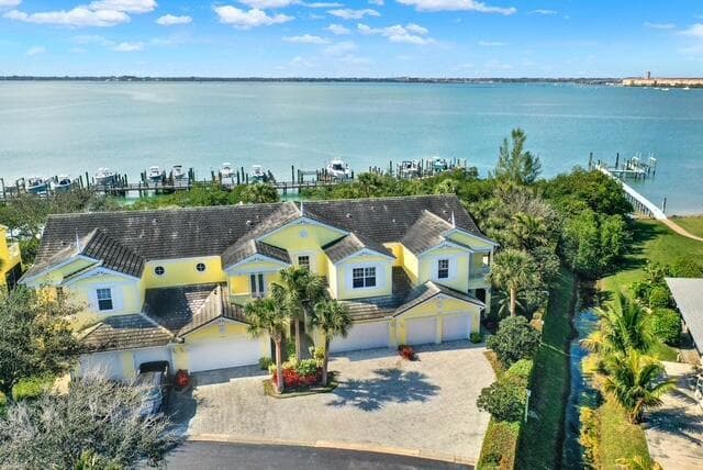 1002 Mariner Bay Boulevard 1002 photo 1