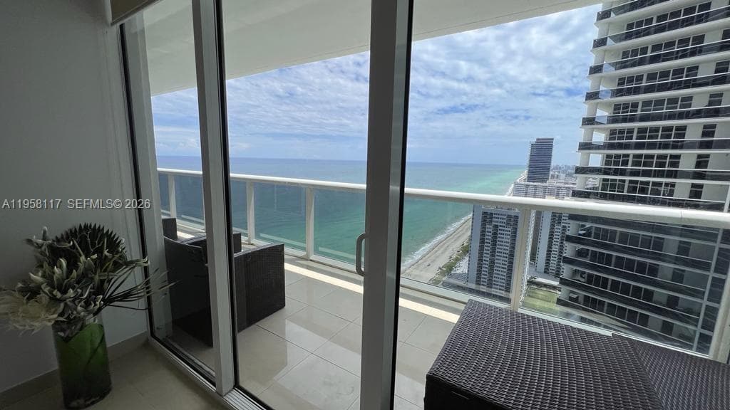 1830 S Ocean Dr(avail 04/01/26) 3404 photo 4