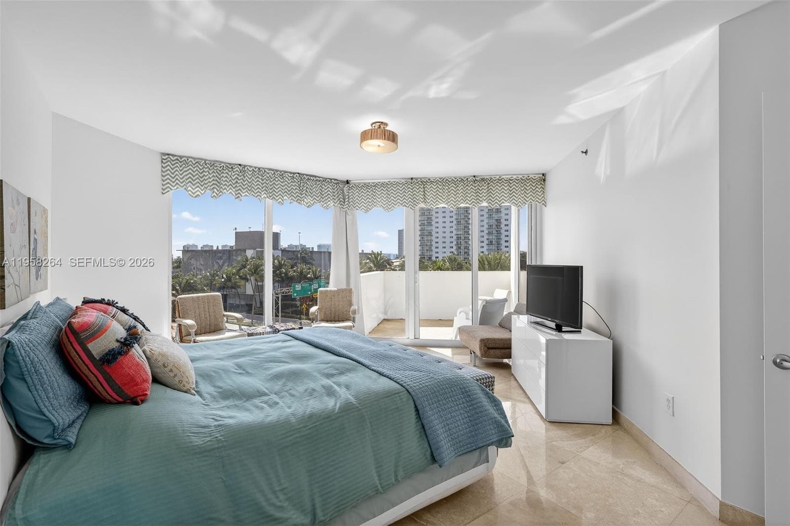 19333 Collins Ave 510 photo 24