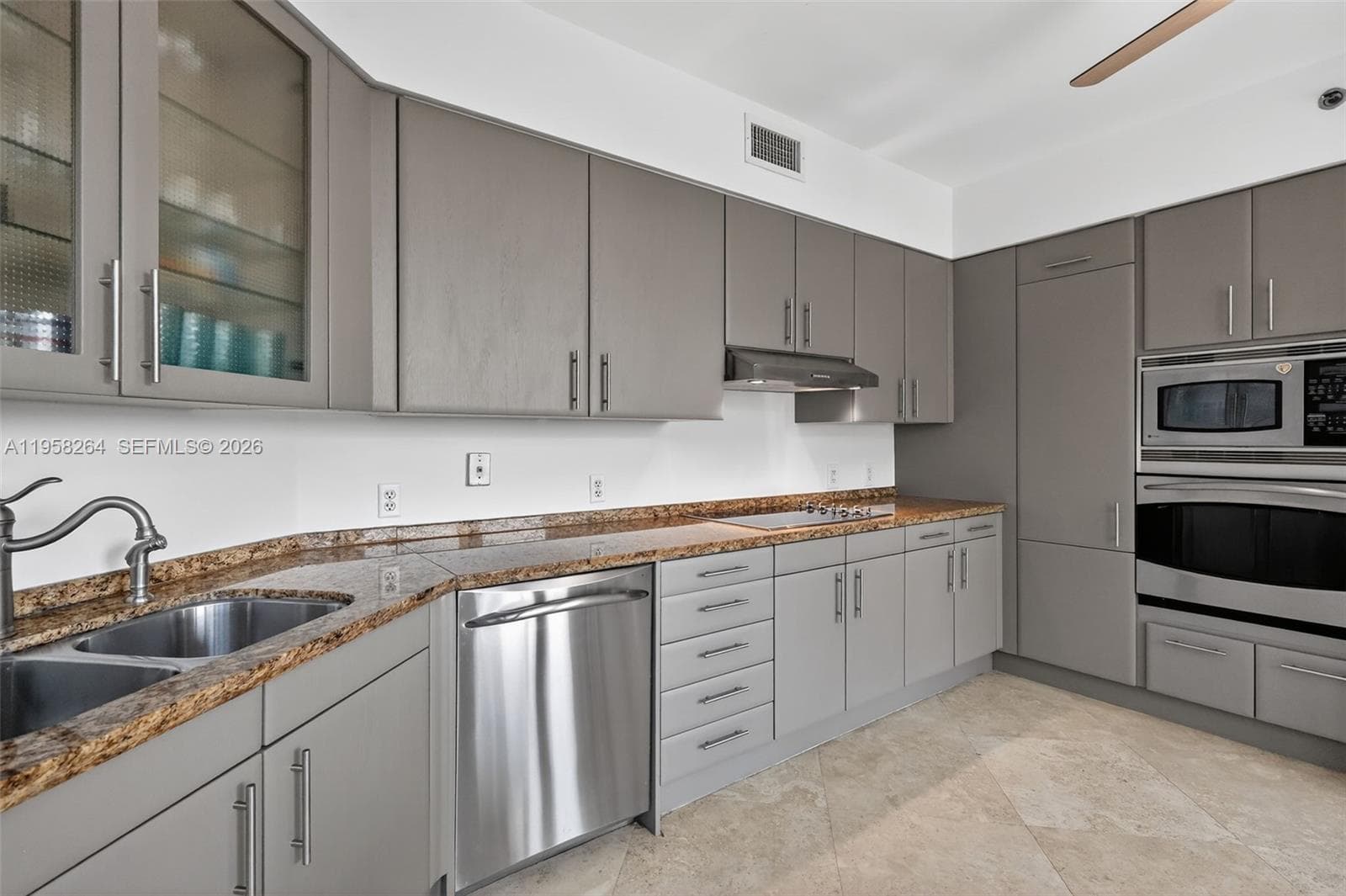 19333 Collins Ave 510 photo 18