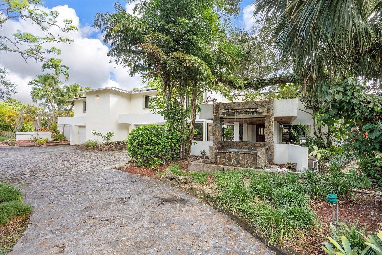1240 SW 14th Avenue photo 4