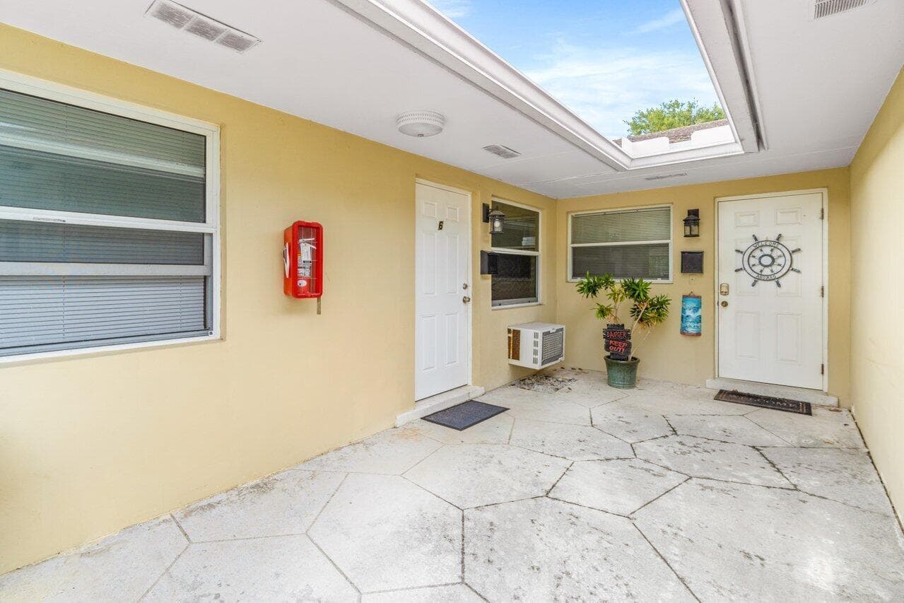 751 Hummingbird Way 6 photo 17