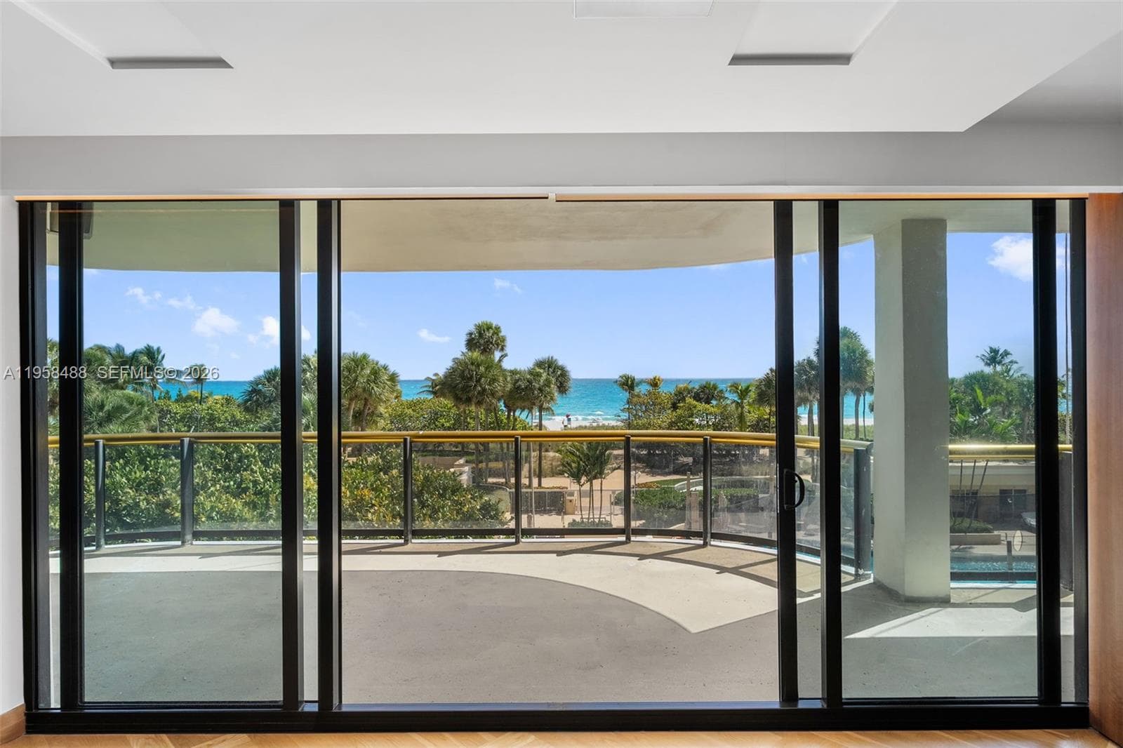 9999 Collins Ave 3E photo 2