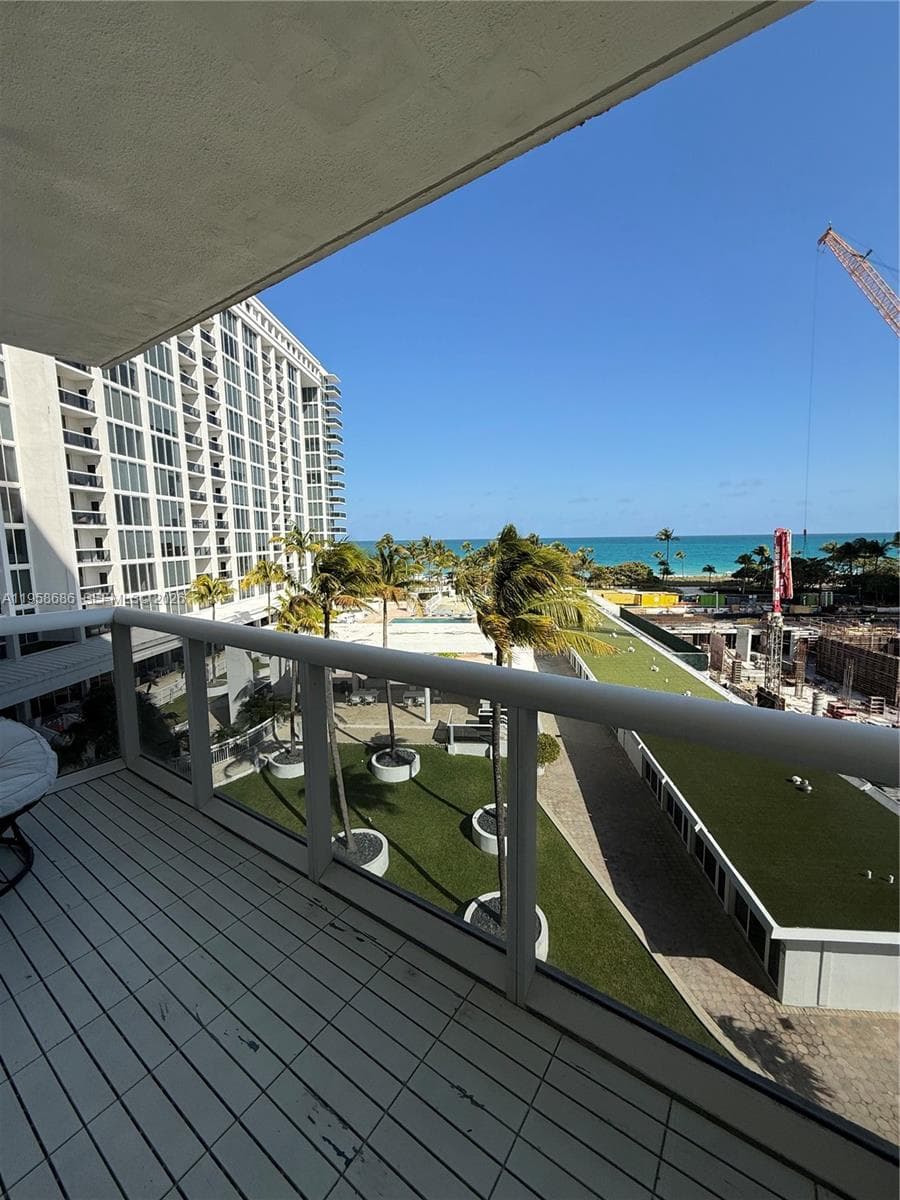 10275 Collins Ave 420 photo 17
