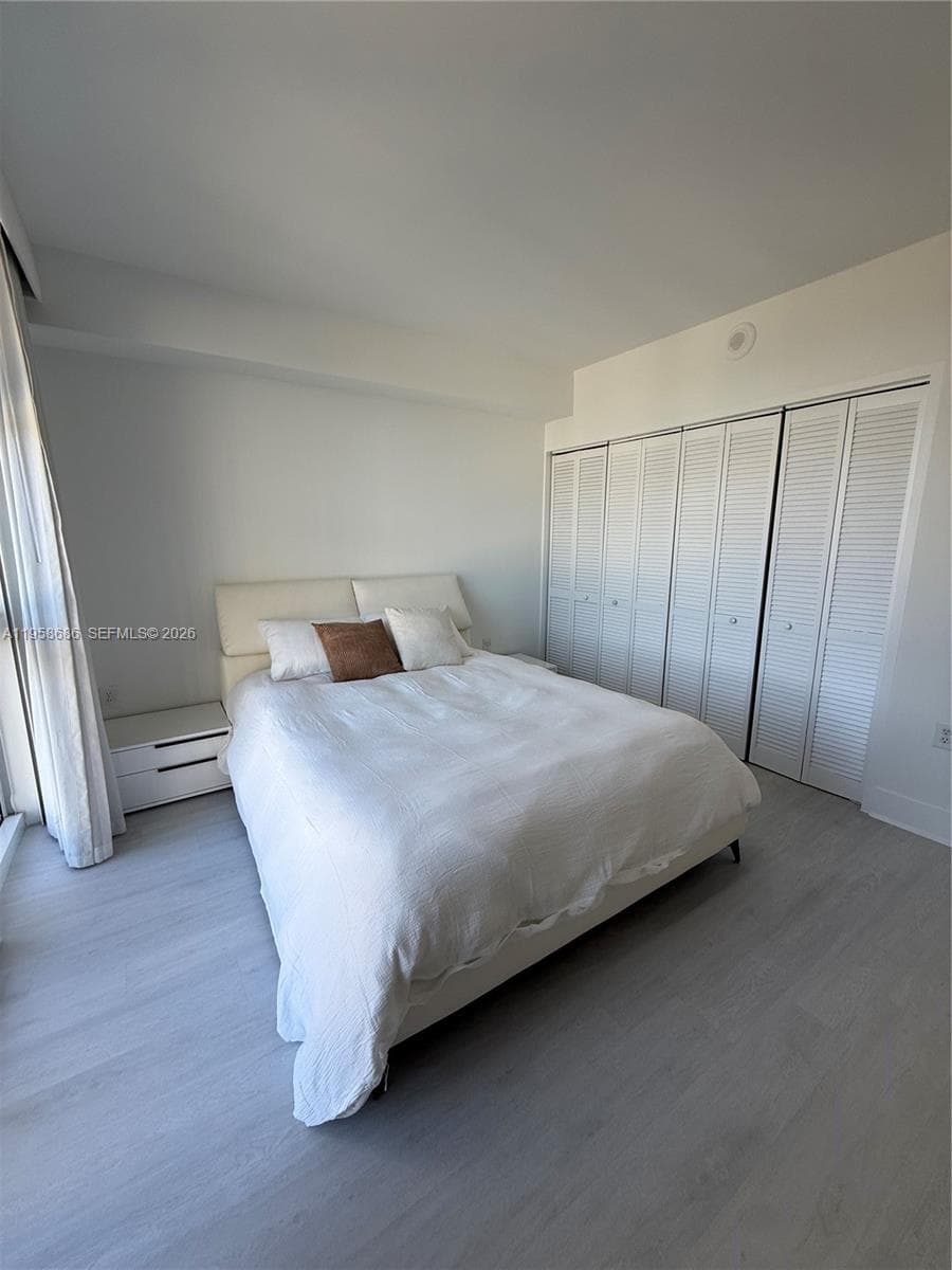 10275 Collins Ave 420 photo 8