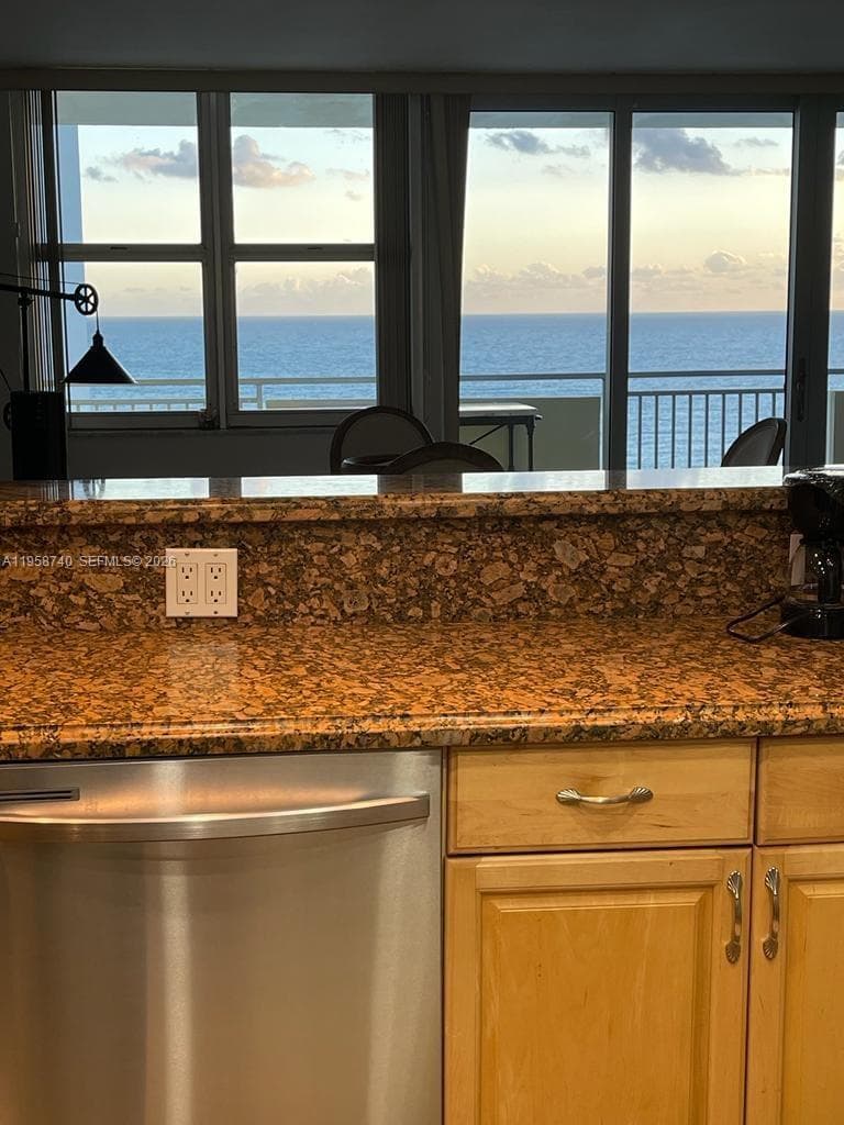 3180 Ocean Dr 1602 photo 17