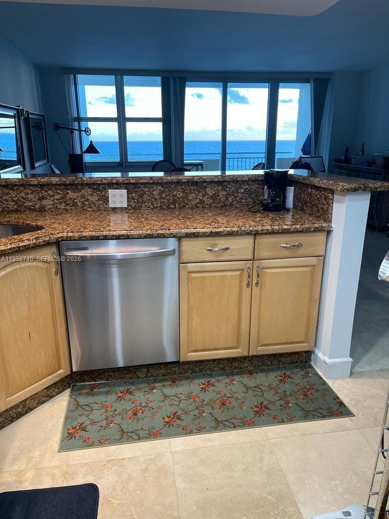 3180 S Ocean Dr 1602 photo 18