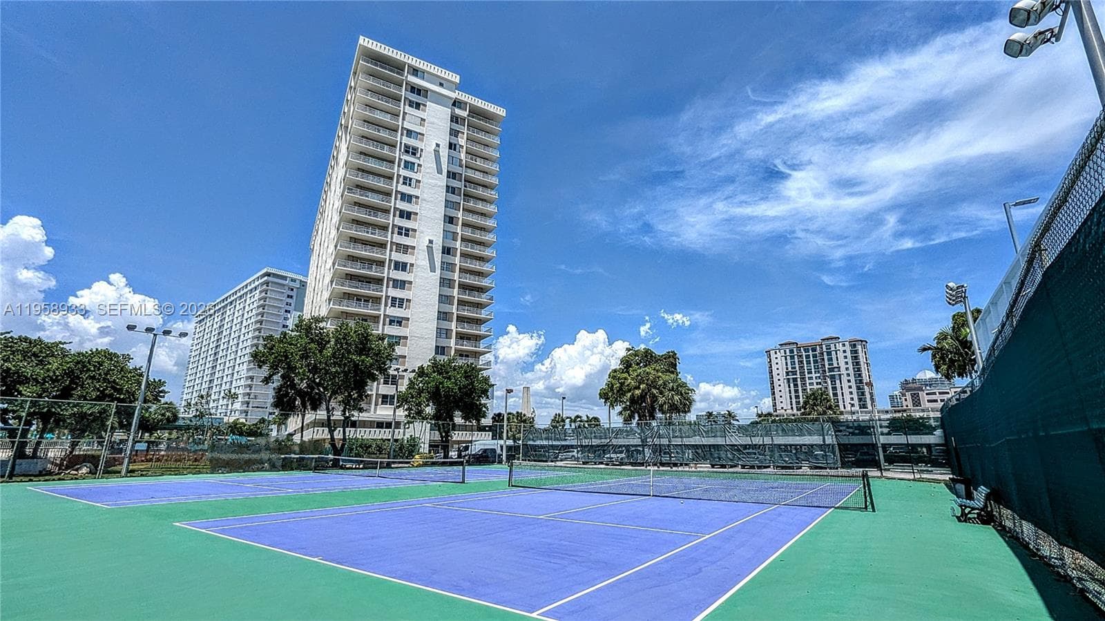 300 Bayview Dr 206 photo 2